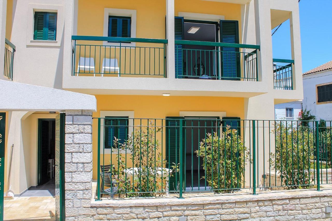 Wave Luxury Apartments Kassiopi Exterior photo